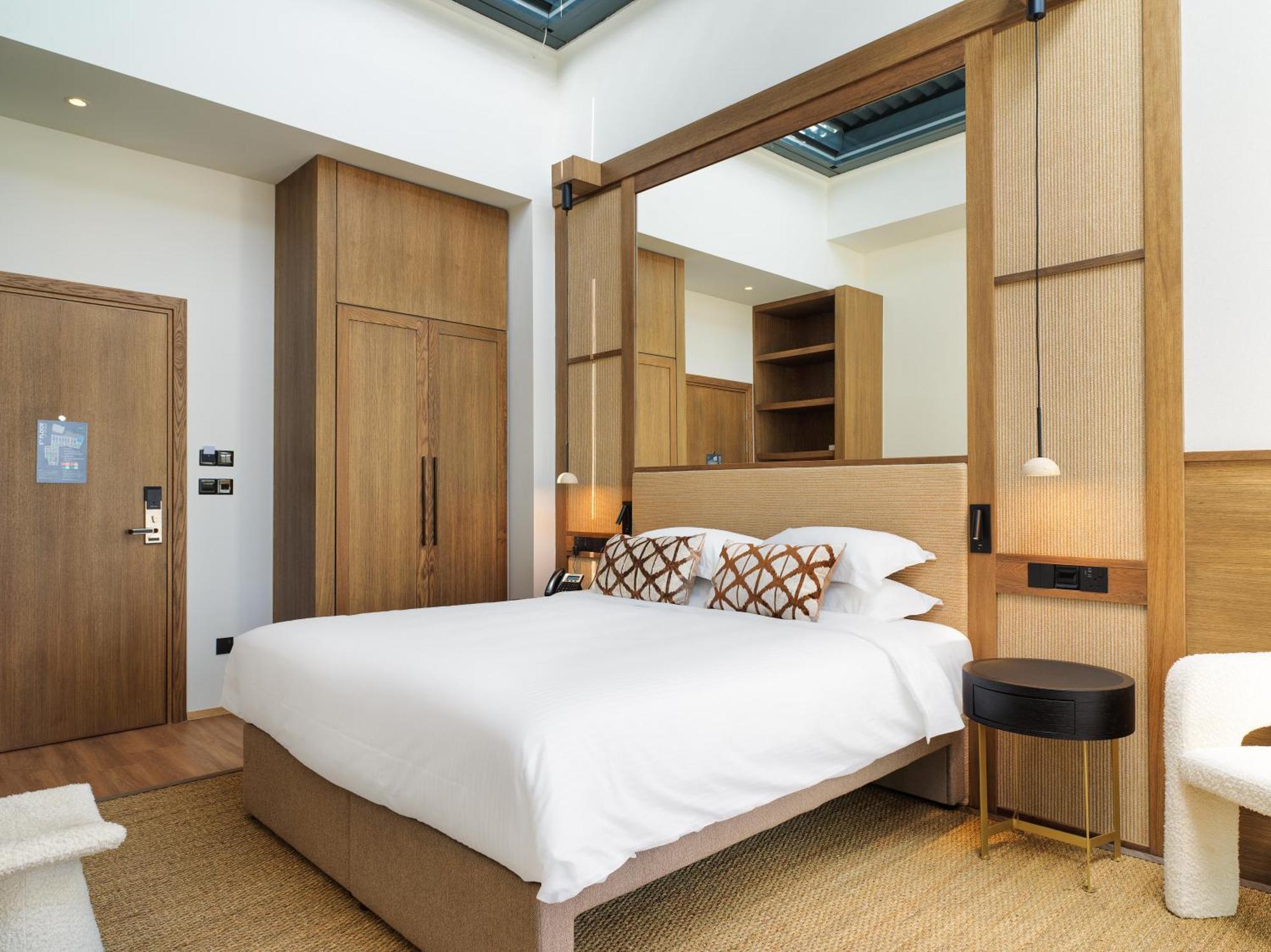 Leonardo Boutique Hotel Larnaca Room photo
